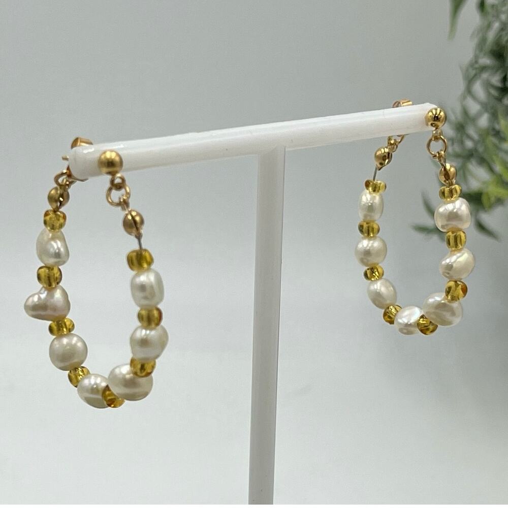 Amber Sceats White
Freshwater Baroque Pearl Dangle Hoop Earrings Front Back New‎